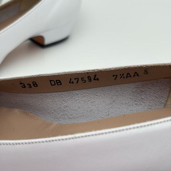 Salvatore Ferragamo Women’s White Shoes Size 7 1/2 AA - Picture 5 of 15